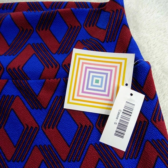 LulaRoe Cassie S pencil skirt NWT - Picture 2 of 5